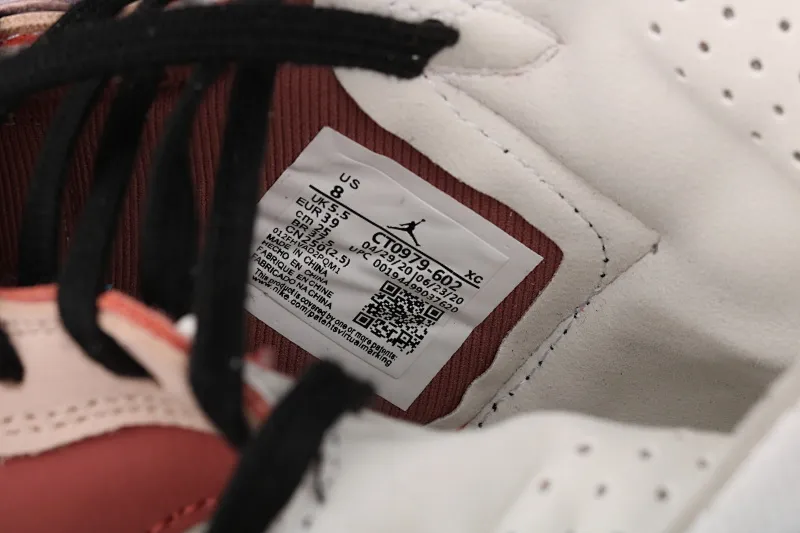 All categories Air Jordan Jordan series basketball shoes Air Jordan 1 High G version Air Jordan 1 Zoom CMFT AJ1 Joe 1 bean paste dirty powder CT0979-602